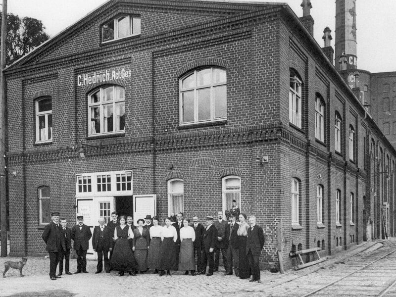Belegschaft der Hedrich'schen Mühle 1915 (Foto: Familienarchiv Hedrich, Hamburg)