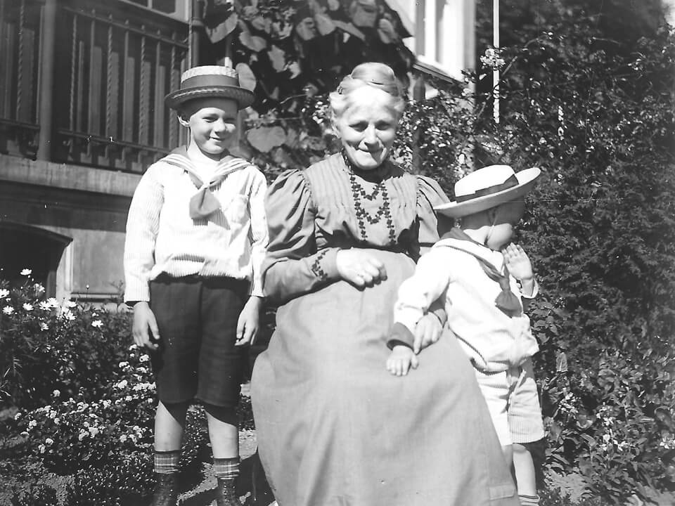 Von links: Hans Sander, Großmutter Sander (geb. Bähr), Kurt Sander