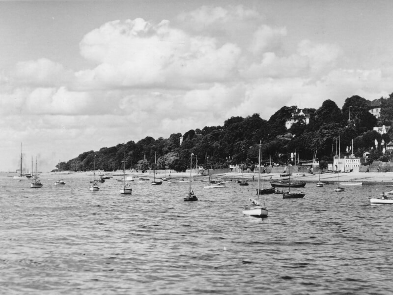 Övelgönne von der Wasserseite um 1920